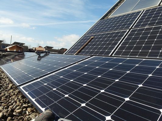 60 irrigación agrícola solar del panel 280W 300W 315W 24v 400w 330w de la mono media célula de las células